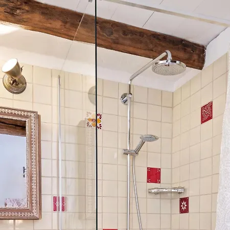 In With Private Swimming Pool